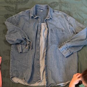 Old Navy oversized denim boyfriend button down medium